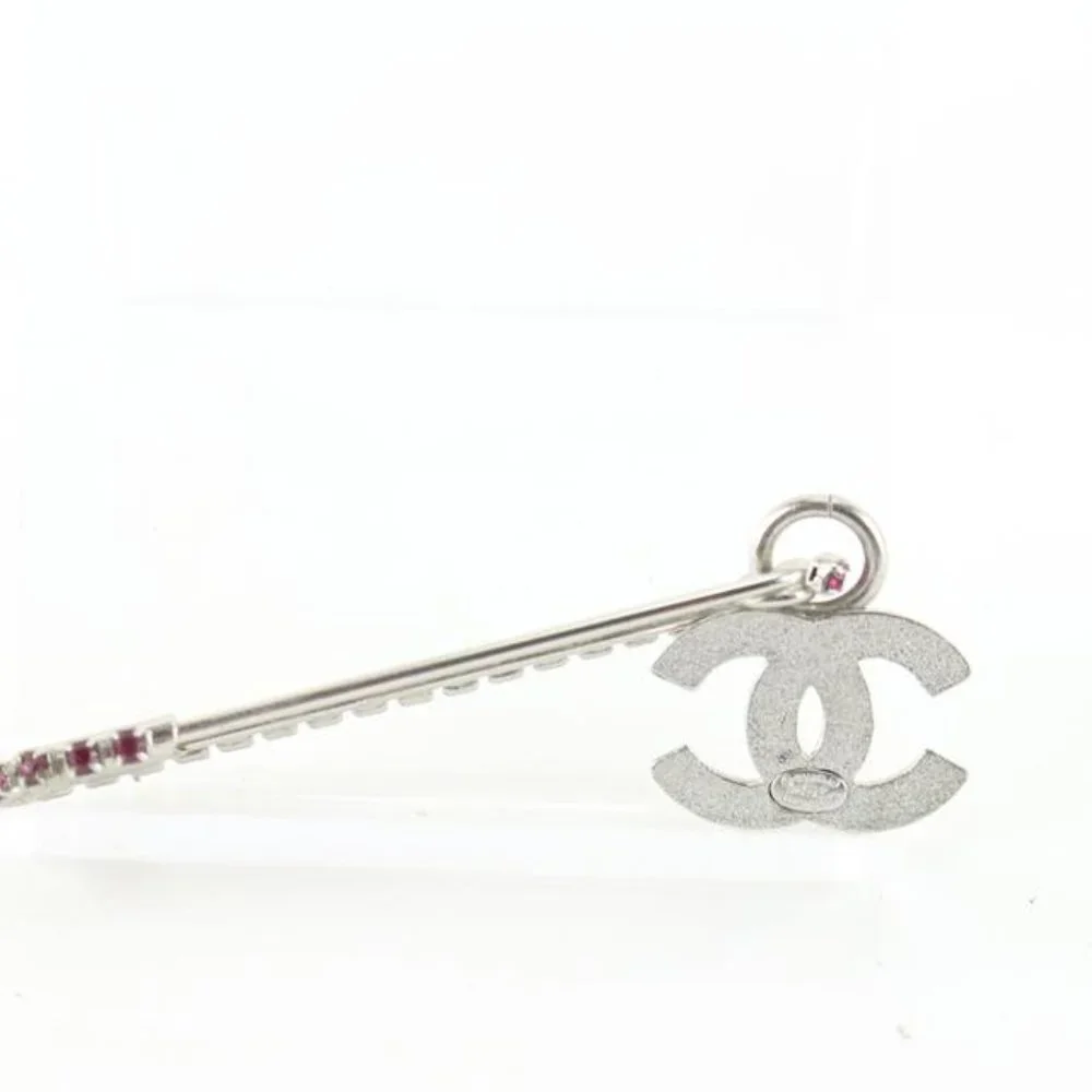 Chanel 02P Silver x Fuchsia Safety Pin Brooch 71ck84s